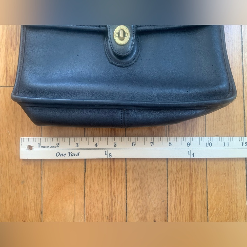 Coach Vintage Black Leather Shoulder Bag - Picture 3 of 10